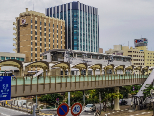 那覇市旭橋駅の外観